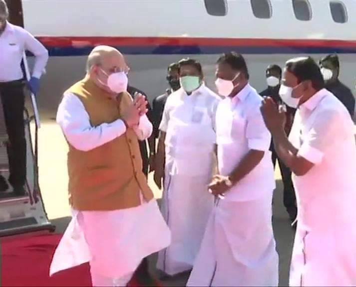 JtamilT's tweet photo. வரும் தேர்தலிலும் பாஜக - அதிமுக கூட்டணி தொடரும்
அமித்ஷா முன்னிலையில் ஓ.பி.எஸ் பேச்சு...

இது சரியா தொண்டர்களின் மனநிலை என்ன ? https://t.co/UWGuwZfTGT