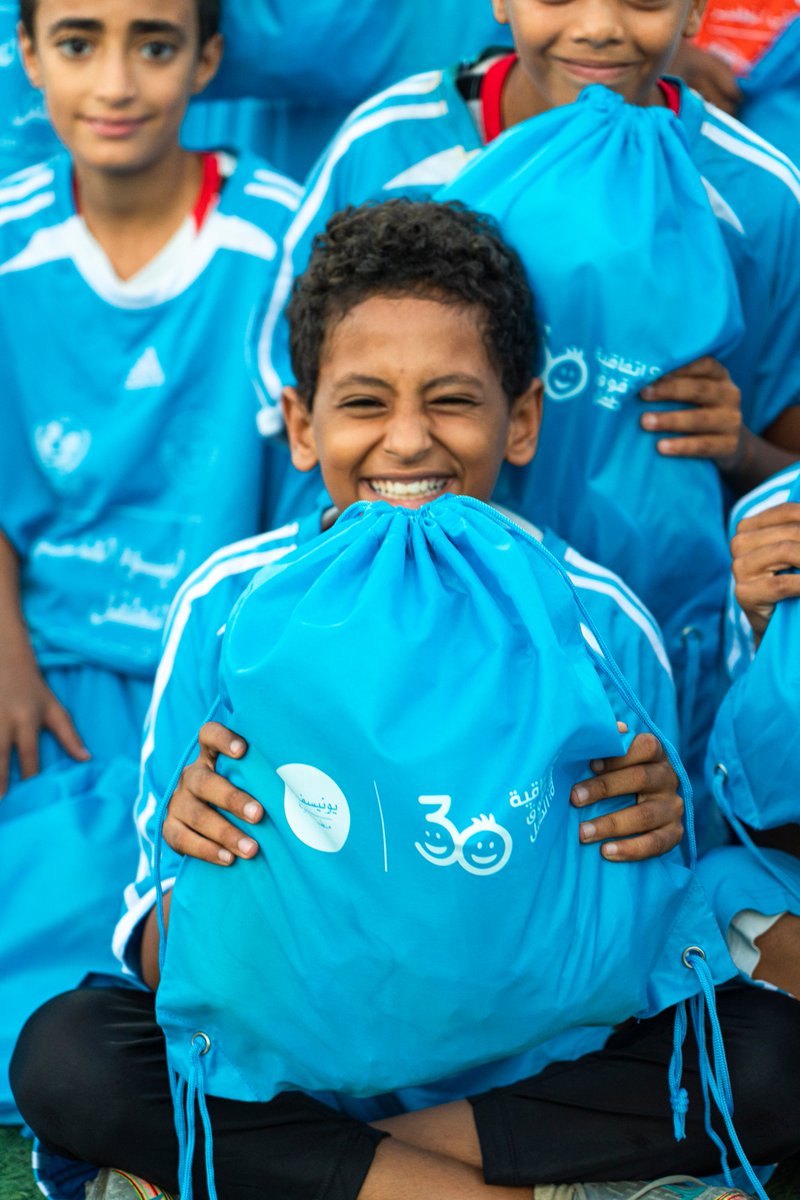 UNICEF_Yemen's tweet photo. #ForEveryChild, the right to:
#Play
#Enjoy
#Celebrate
Thanks to the retired #Yemeni football stars who came to celebrate the day with the #children 🥳💙⚽️⚽️
#WorldChildrensDay
#Go_Blue https://t.co/yPVcMuFsSv