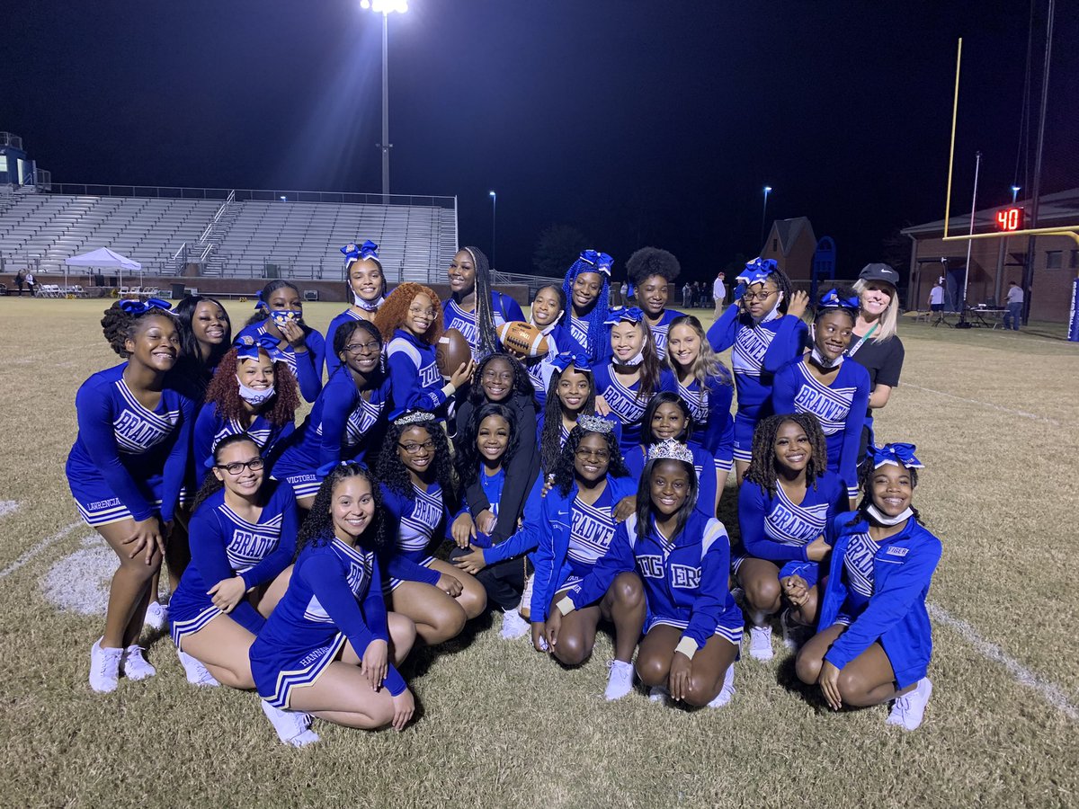 BowsBradwell's tweet photo. I have truly enjoyed my girls this season. I hate that I missed a month with them due to Corona postponement but we made the best of our times together. Love you all!!!! https://t.co/Byv0Dmy3No