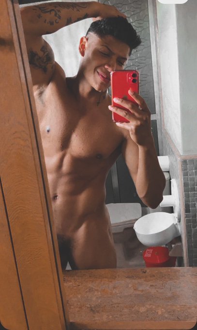 If u have the power to make someone happy, Do it! ... the world needs more of that 🔝⚡️. Happy Saturday<a href="/tag/online"class="tags"><span>#online</span></a>