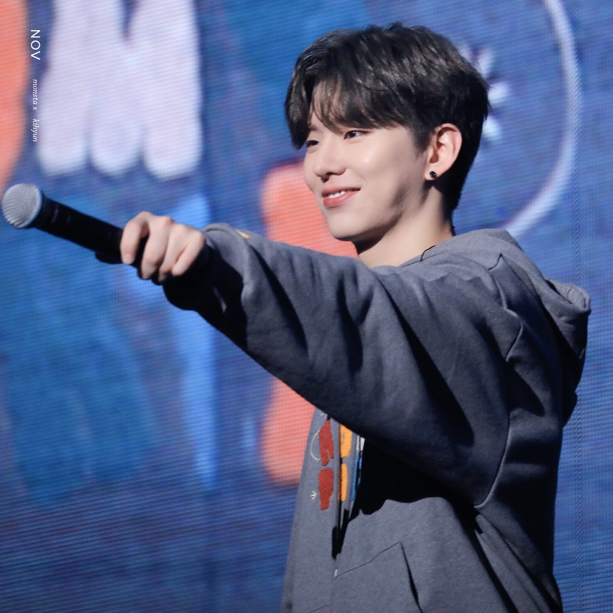 kihyun looking at fans - a thread ♡
