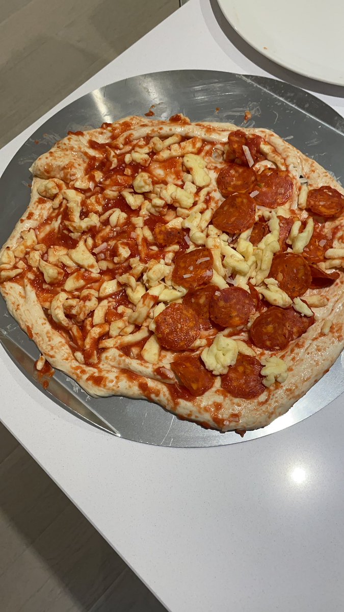 ProudDaddysLife's tweet photo. Plus the pizza became a mess after moving it across plates https://t.co/X5dRpv2EuV
