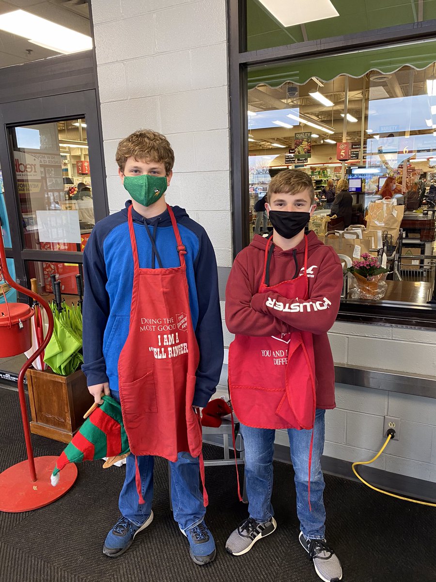 NhsVigo's tweet photo. 🔔Bell Ringing today for  Salvation Army. If you see our volunteers 💚 out there give them a warm smile 😷 and donate to a great holiday tradition for local families ❤️🎄@WestVigoVikings #redkettle #salvationarmy #wvhsNHS https://t.co/rQ2q6MiPn9