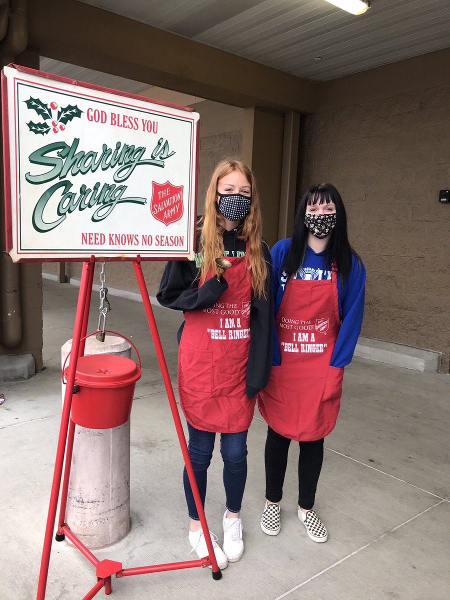 NhsVigo's tweet photo. 🔔Bell Ringing today for  Salvation Army. If you see our volunteers 💚 out there give them a warm smile 😷 and donate to a great holiday tradition for local families ❤️🎄@WestVigoVikings #redkettle #salvationarmy #wvhsNHS https://t.co/rQ2q6MiPn9