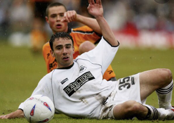 garryleechswans's tweet photo. Welcome home Leon! Back where you belong #yjb #JackAtHome https://t.co/755iavLTti