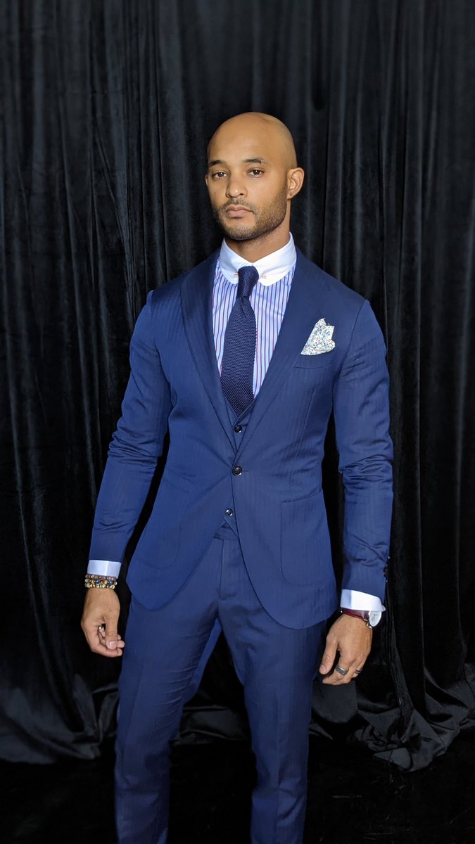 Bespokuture's tweet photo. It's not JUST about the suit, and it's not JUST about the man.. It's all about who the man becomes while wearing the suit! 
.
A bespoke suit can boost your confidence, display your power in a new way, and level up your life. 
 #bespokuture #bespoketailoring #customsuits #bespoke https://t.co/kiG4m6d3xd