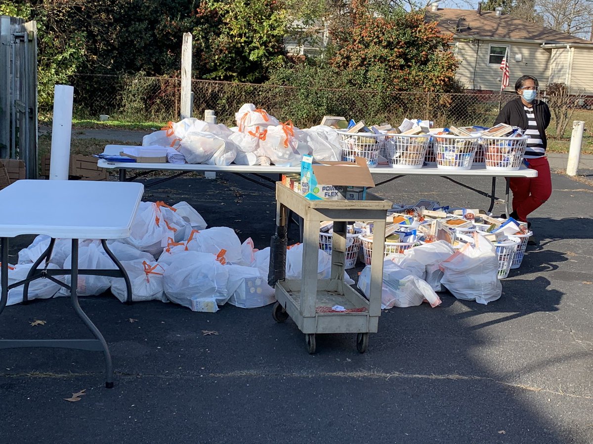 I love working for a company who believe in serving and giving back to the community! T-Mobile leaders are up early helping in coordinating and delivering Thanksgiving baskets for families!