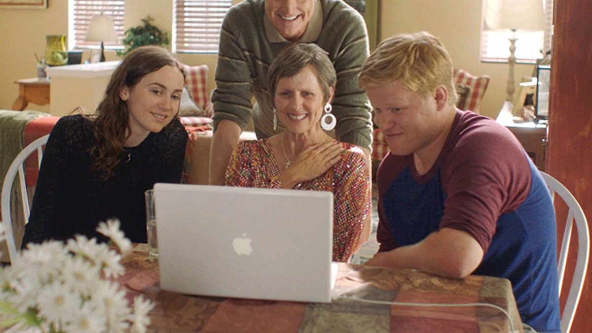 Movie Recommendation: OTHER PEOPLE (2016)Jesse Plemons stars in Chris Kelly's semi-autobiographical film about a gay comedy writer who moves back home to take care of his dying mother (played with extreme gusto by Molly Shannon). Train's "Drops of Jupiter" used to perfection.