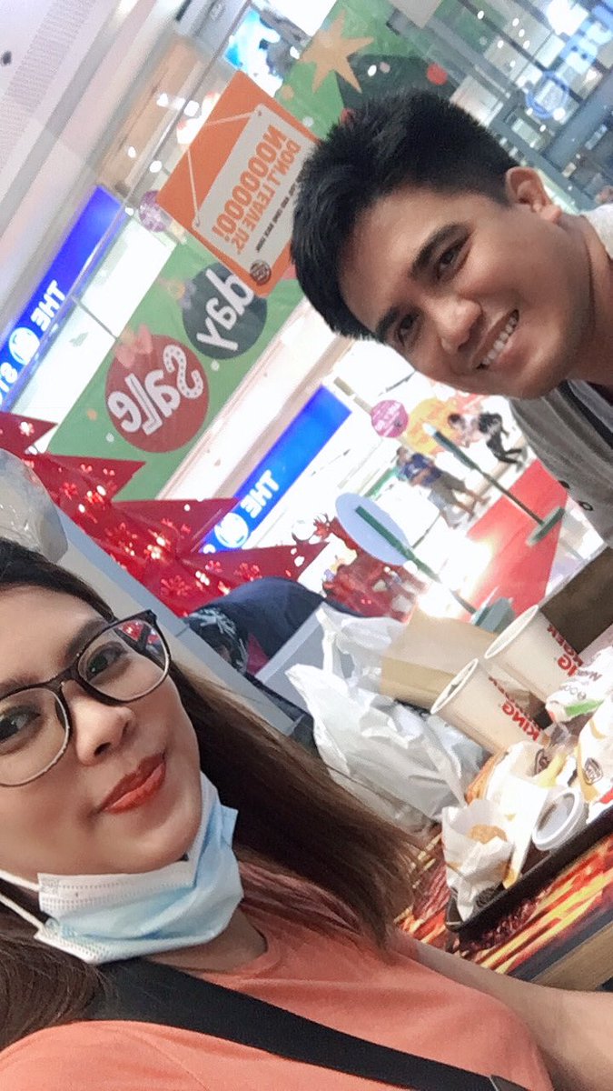 mrskmarcial's tweet photo. Pasaglit 🥰🥰
#BurgerKing
#Mkseries
#MrandMrsM
#Lovilove https://t.co/IWzD3pVNSv