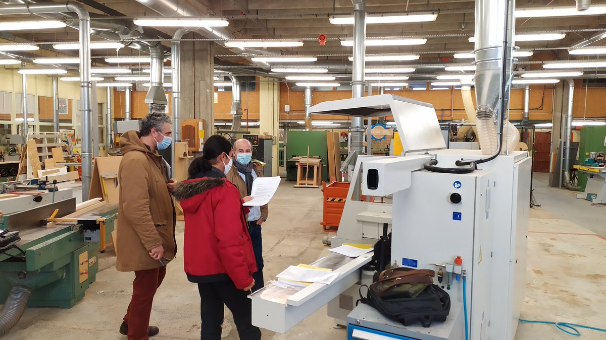 schuman_perret's tweet photo. Nouvel équipement pour nos sections de menuiserie et d'agencement. 

Cette corroyeuse permet le dressage des bois massifs en une seule opération. 

Merci à la #regionnormandie et aux enseignants pour leur disponibilité et implication sur ce dossier !

#lehavre #education https://t.co/zgoX2BF5C1