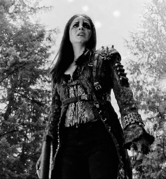 Alessandrag905's tweet photo. Did Lincon teach you that?
 #The100 https://t.co/nJ4Dpsrxpn
