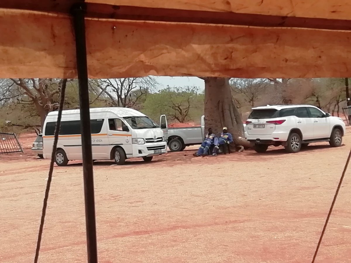 ic4led's tweet photo. #IC4LED Nodal engagements at Muswodi Sports Ground under Shakadza Nodal Area. Inclusive decision making in practice. People shall govern @VhembeDM @dsigovza @Univenofficial #ic4led_vhembe https://t.co/riCxLrogkG