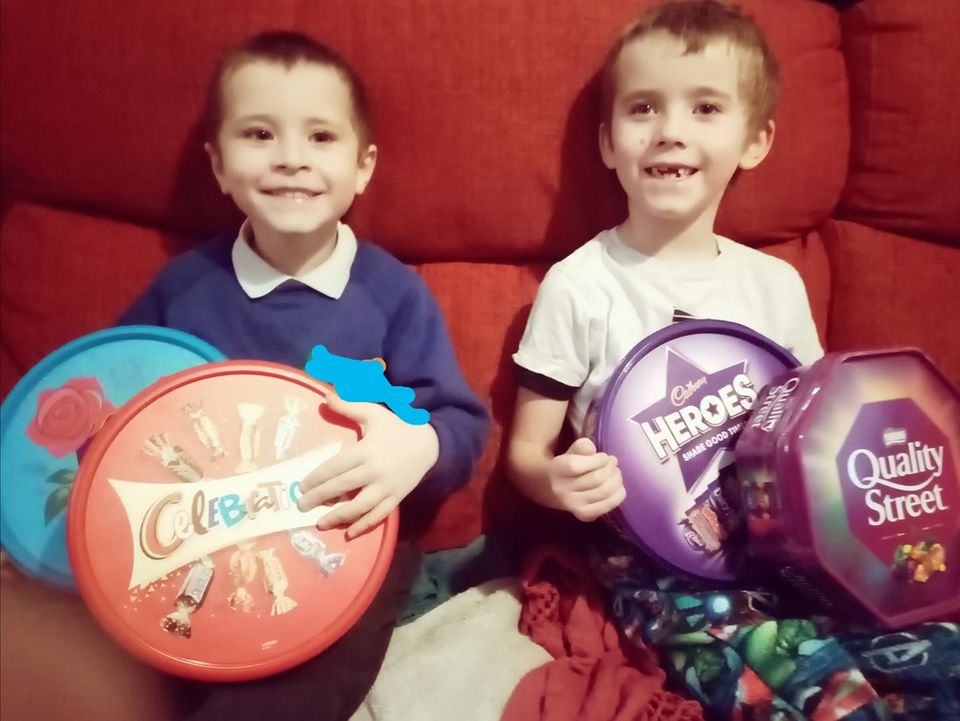amayers6's tweet photo. Massive thank you to Anne d for her amazing donation for the kids fundraising 💛💛💛 4 big tubs of chocolate to help disadvantaged families have a nice Christmas and also a massive thank you to those who have sent money for the kids to purchase food and toys 💛💛💛 https://t.co/2nZ5mBXX6T