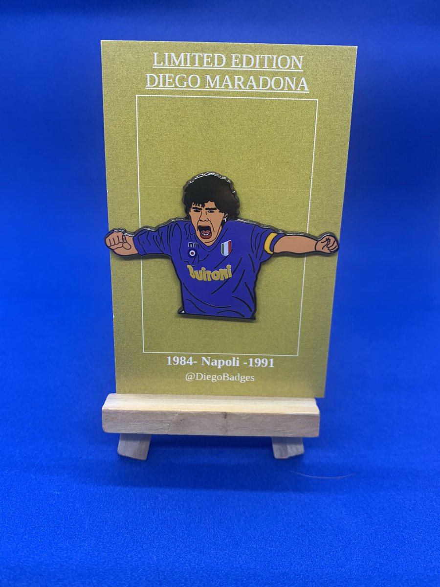DiegoBadges's tweet photo. As it’s the festive season, let’s do a giveaway 🎉📌

To win a RARE Napoli pin 🔵

All you need to do is retweet this post ♻️

Winner announced next Saturday at 1pm ⏰ 

Good luck 😎 https://t.co/sRwsQk90lp
