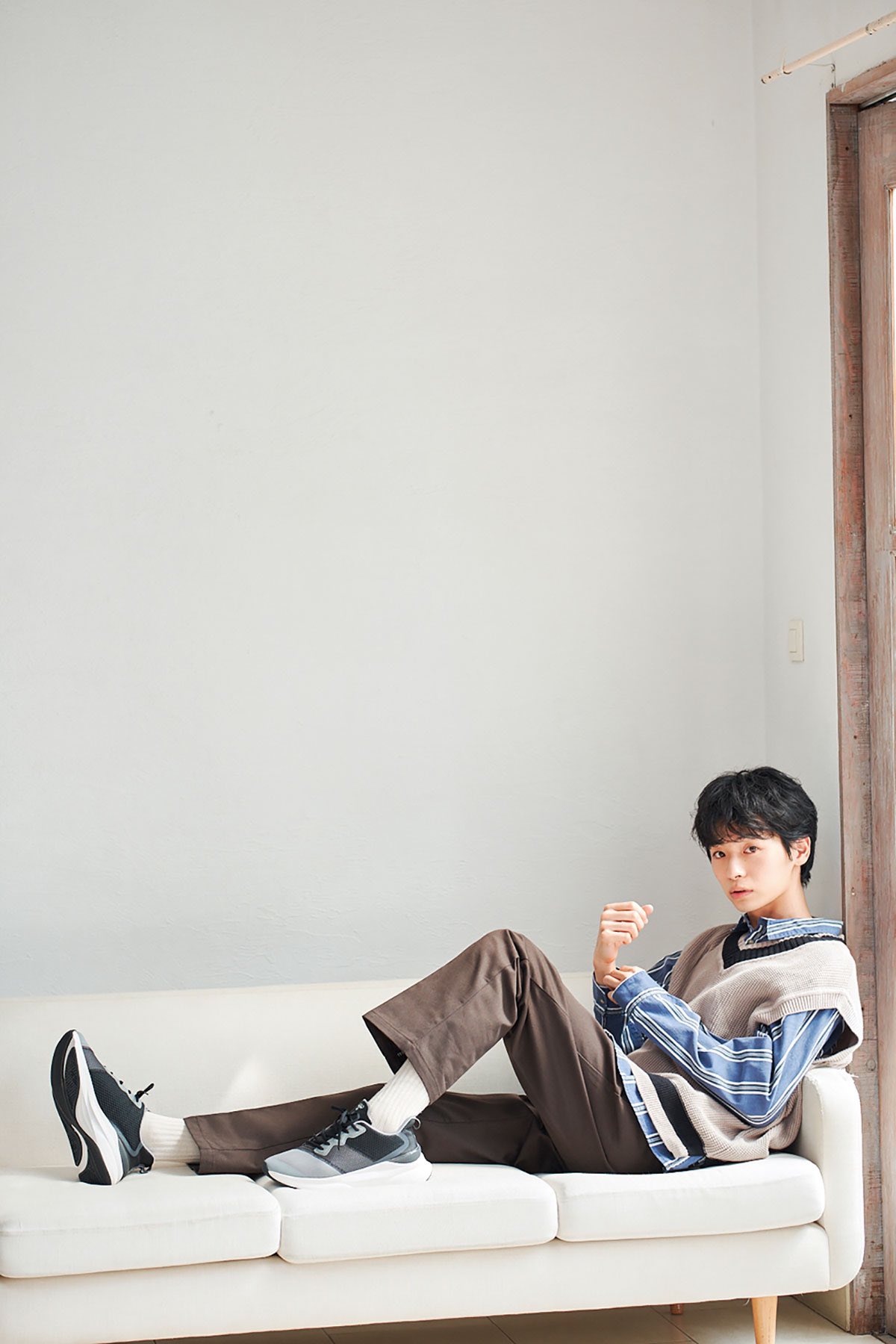 Hummel ヒュンメル公式 深まる秋 寒い冬の スニーカーコーデ トレンドを取り入れたメンズ レディースの最新ルックをスタイリストのコメントとともに 秋冬シーズンもスニーカーコーデでアクティブに T Co Iheqnh2dn3