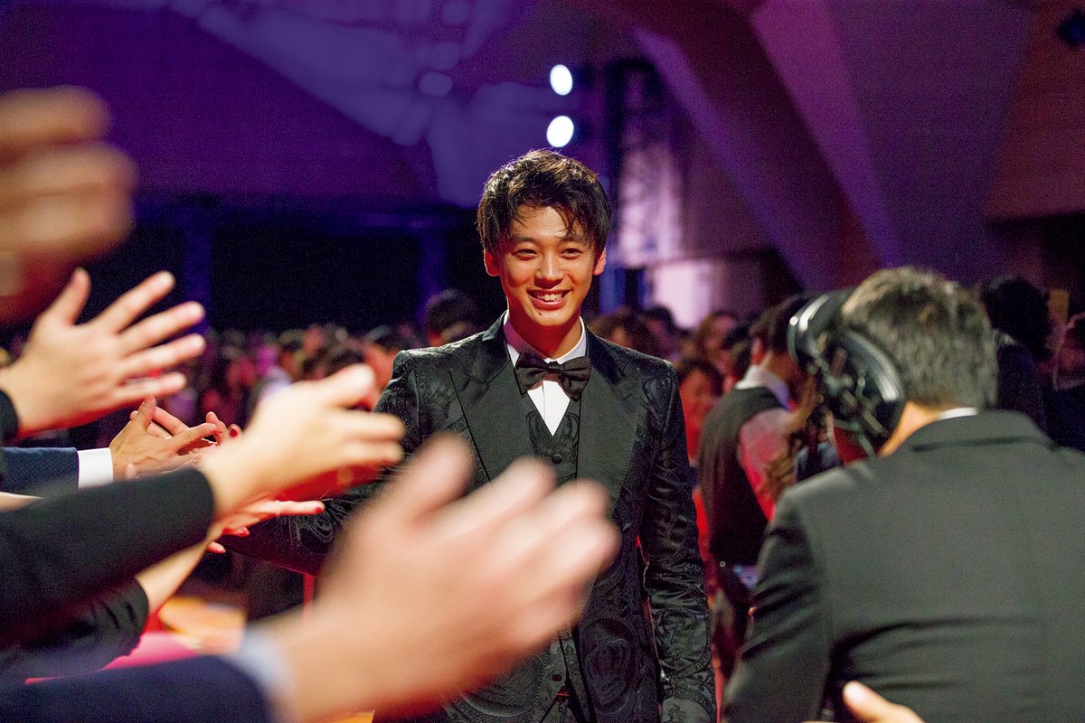 GQJAPAN's tweet photo. ＜2018 MEN OF THE YEARプレイバック＞

開催まであと2日！
今日は2年前を写真で振り返り📸

＜GQ MEN OF THE YEAR 2020 LIVE＞
11/23（月） 19:30~ START🕺💃

●TikTok LIVE
https://t.co/ob1tU49Fa1

●YouTube LIVE
https://t.co/NYuo0EEnaM

●Twitter LIVE
https://t.co/uMmq6noMXg

#GQAwards https://t.co/F9KD8yQ1aR