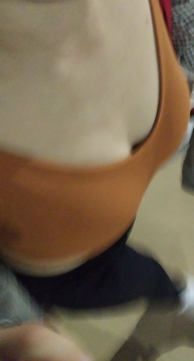 穿這樣一起去逛街，好棒 https://t.co/aGdnrYjQtX