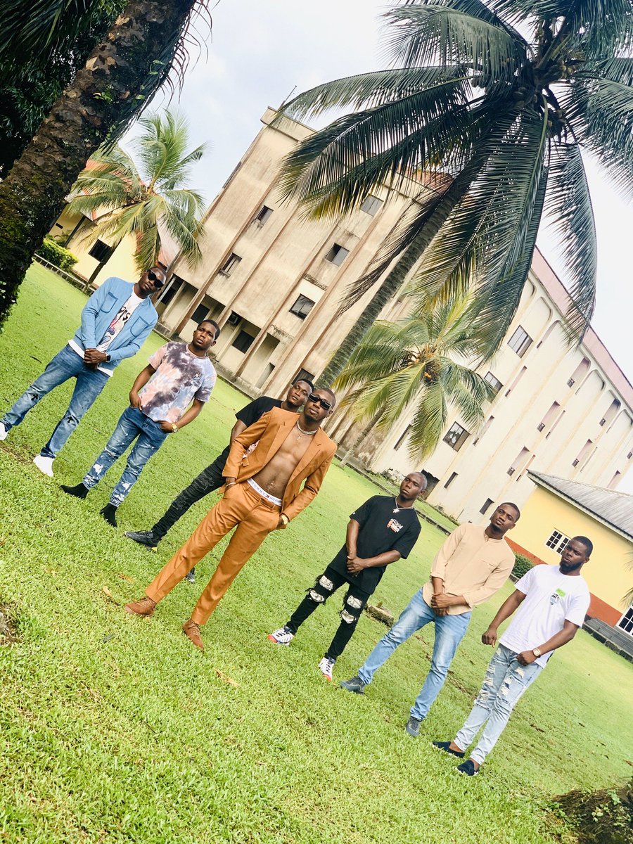 offixialswitch's tweet photo. If only you knew where we came from to this level , I swear you wouldn’t want us to fail... I’m GRATEFUL 🙏🙌 #switchkid #grace #gracelevel #yslbag #ysl #amin AMIN VIDEO SOON 🙏❤️🔥 https://t.co/SL8VCxNKXQ
