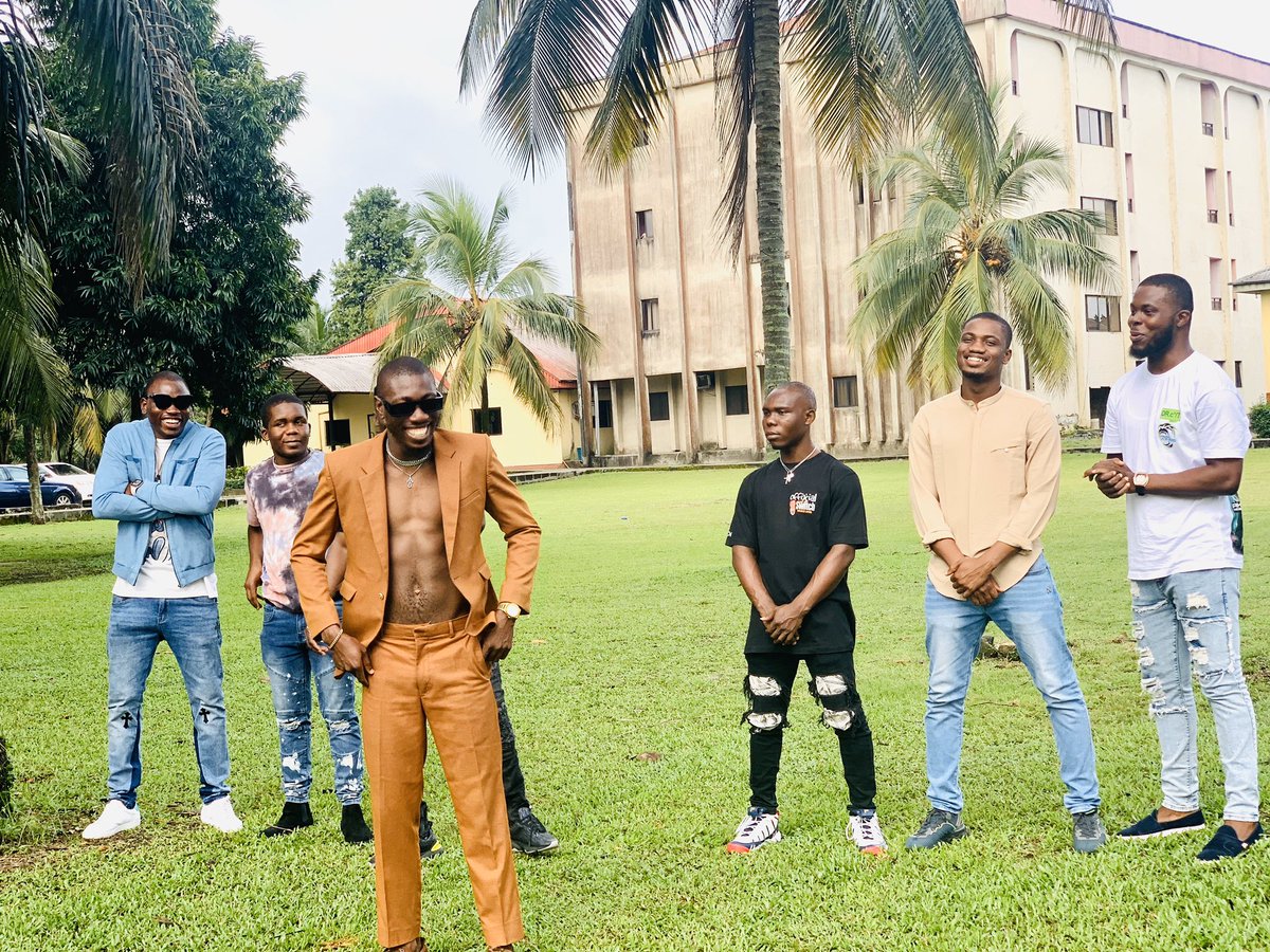 offixialswitch's tweet photo. If only you knew where we came from to this level , I swear you wouldn’t want us to fail... I’m GRATEFUL 🙏🙌 #switchkid #grace #gracelevel #yslbag #ysl #amin AMIN VIDEO SOON 🙏❤️🔥 https://t.co/SL8VCxNKXQ