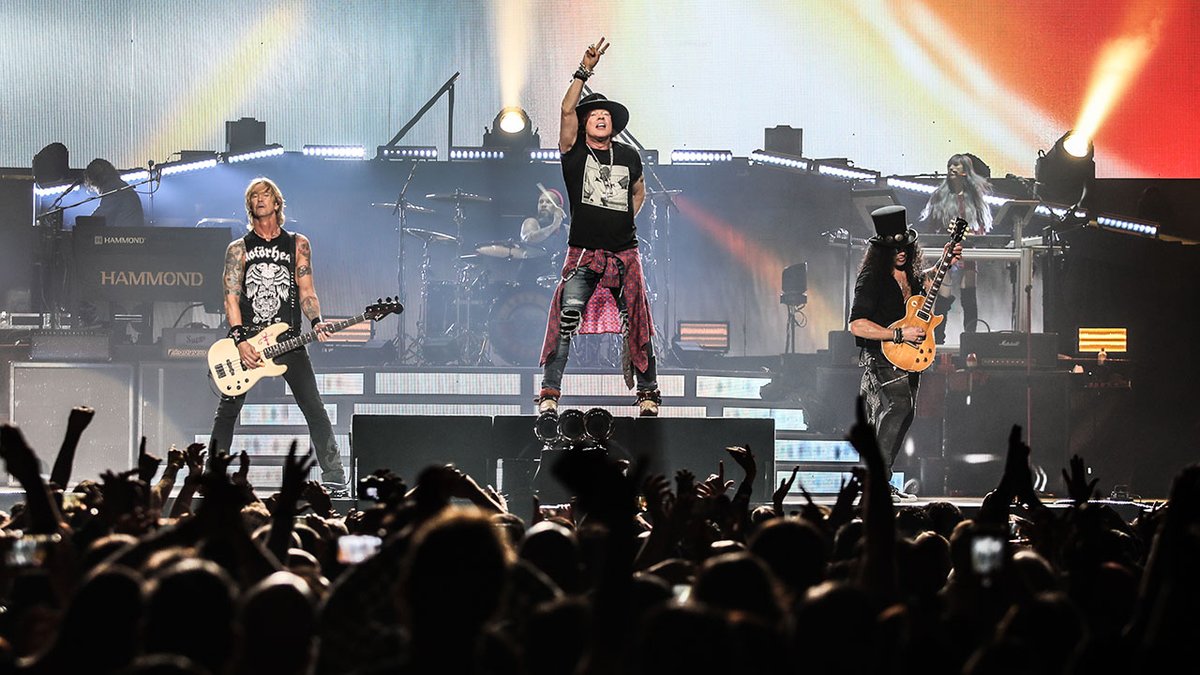 Guns n' Roses :1) Paradise City2) Welcome To The Jungle3) Sympathy For The Devil