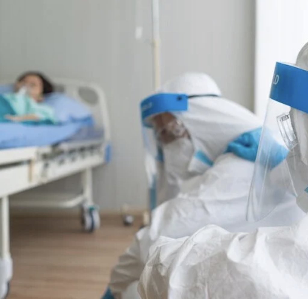 Moluskein's tweet photo. PUERTO RICO AMANECE CON 21 FALLECIDOS Y LLEGA A 1,012 LAS MUERTES POR #COVID19: Hoy El Departamento de Salud reportó, además, 920 nuevos casos confirmados y 621 personas en un hospital a consecuencia del virus. De estos números no bajar vamos rumbo a el LOCK DOWN #MoluscoNews https://t.co/L6doFTN7d0