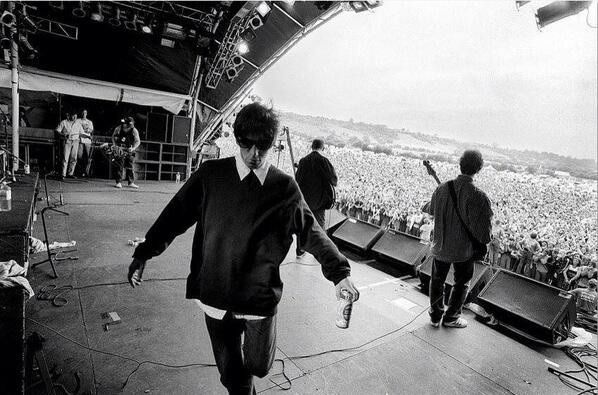 Oasis :1) Don't Look Back In Anger2) Supersonic3) Wonderwall