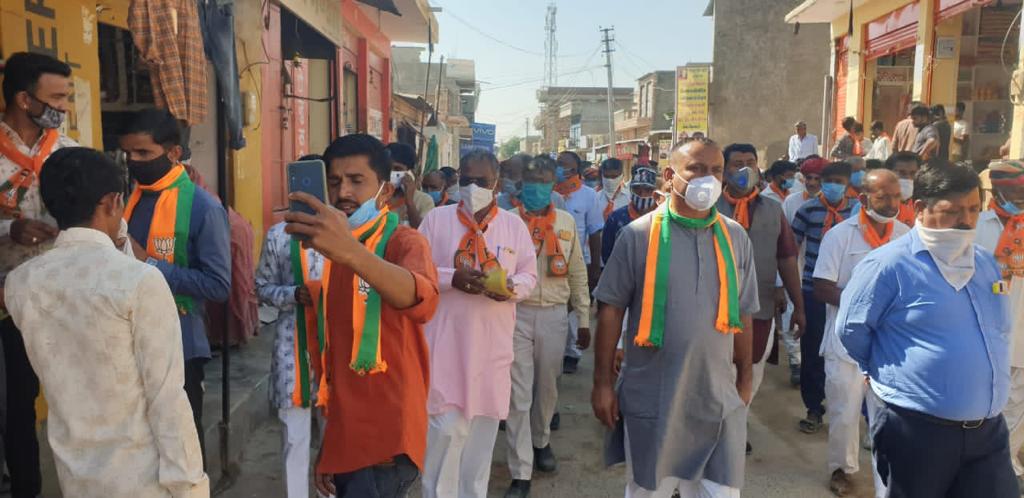 SSKharaBJP's tweet photo. पंचायतीराज चुनाव को लेकर रतरेडी , पाबूसरी , गडरा , चाडी , भाचभर व भदरू मे��� चुनावी प्रचार के दौरान । https://t.co/DQTP6ZlVmQ