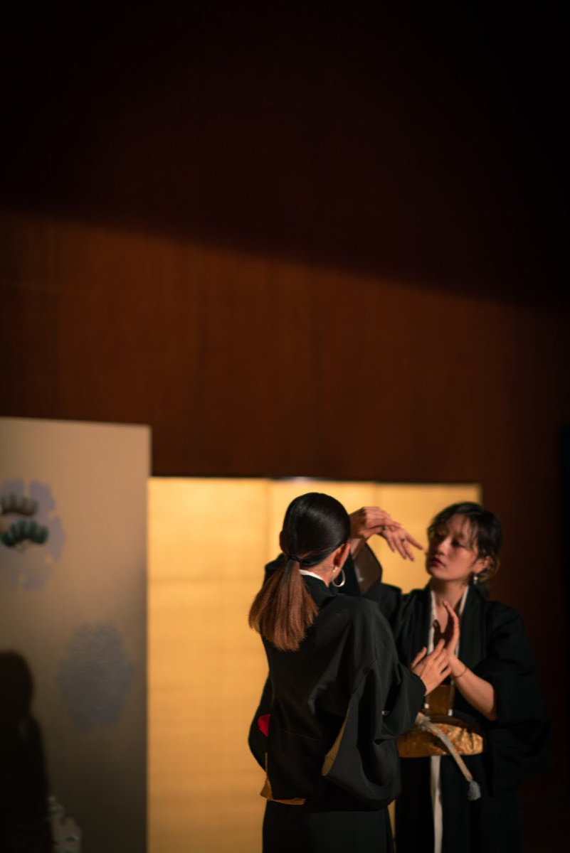 daisydoze_'s tweet photo. 📣満員御礼📣
Dramatic Dining浅草公演Shadows of the Flowerの初日2公演無事終演致しました✨
浅草見番へ足を運んで���れた皆様、本当にありがとうございました🙇🏻‍♀️❣️

ぜひ #dramaticdining で感想をツイート頂けると嬉しいです！

明日も3公演、パワー全開で出演者、スタッフ一同頑張ります💪🏼✨ https://t.co/1OwmbIr0jf