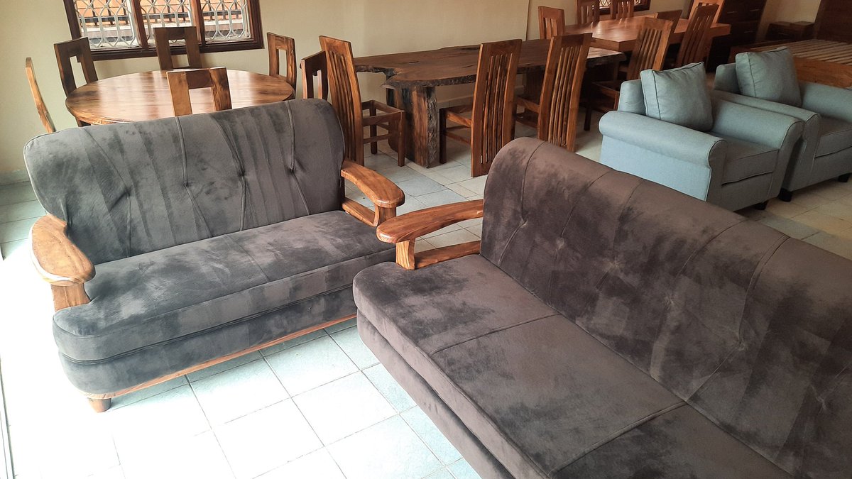 CreativeHomesFS's tweet photo. We are now open for business,

Swing by and make your choice
This Malaysian 6 seater goes for 4M only. https://t.co/BHSbwu7ynD