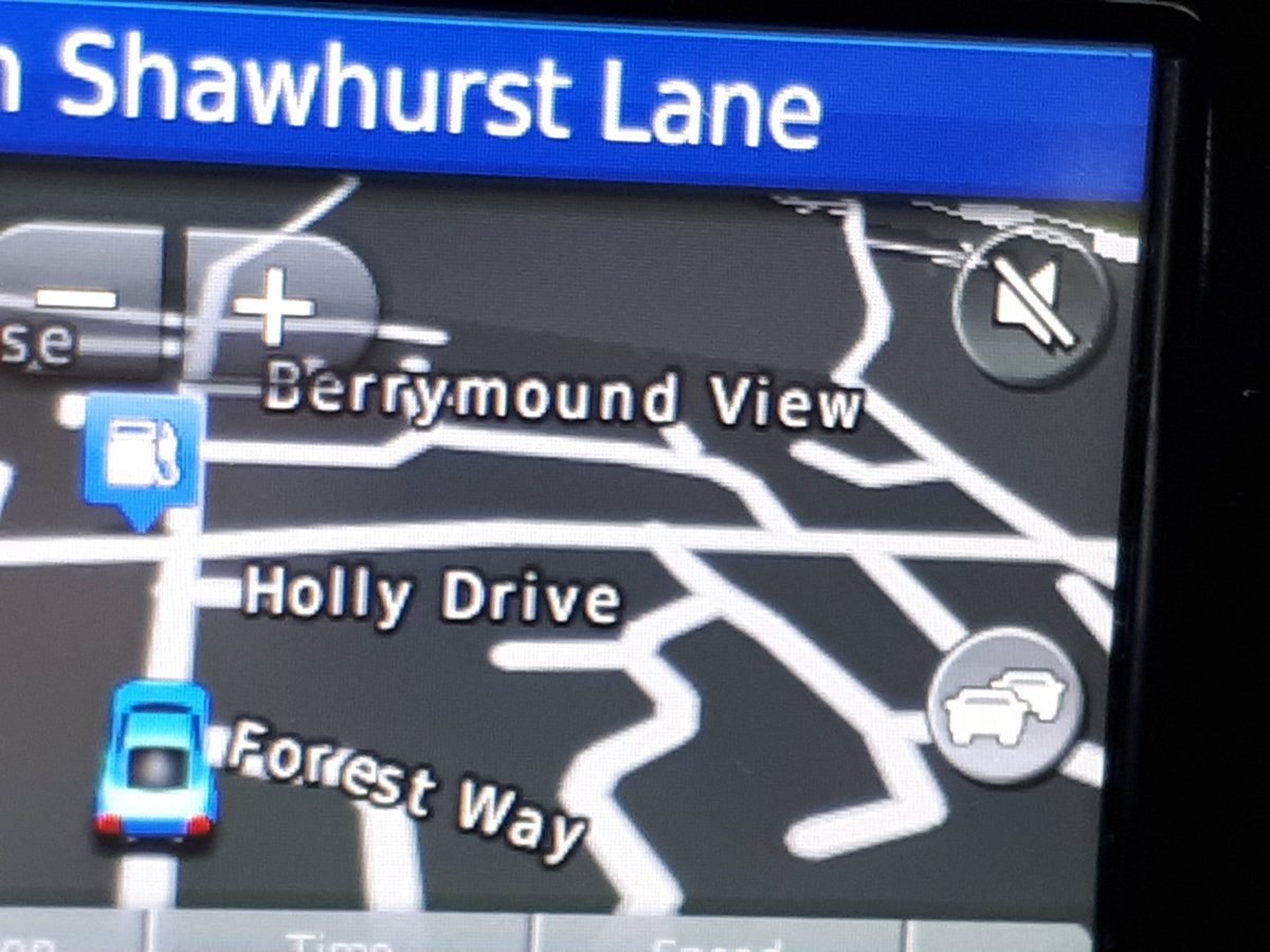 AlveWythallCops's tweet photo. I'm currently patrolling in Wythall following a recent report of a vehicle crime occurring in the area.  A van was broken into and items were stolen from within.  Please  remove all valuables from your vehicles overnight ensuring they are left secure.
@AlveWythallNW https://t.co/7pI6uVxjBl