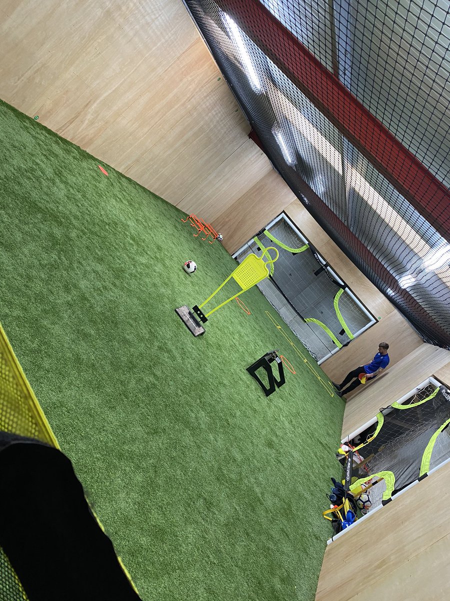 howebridgemills's tweet photo. Some of our lads putting in the graft today (on their own of course). Top facility on our doorstep. #winnersdoextra #UTB https://t.co/kGXFUlB955