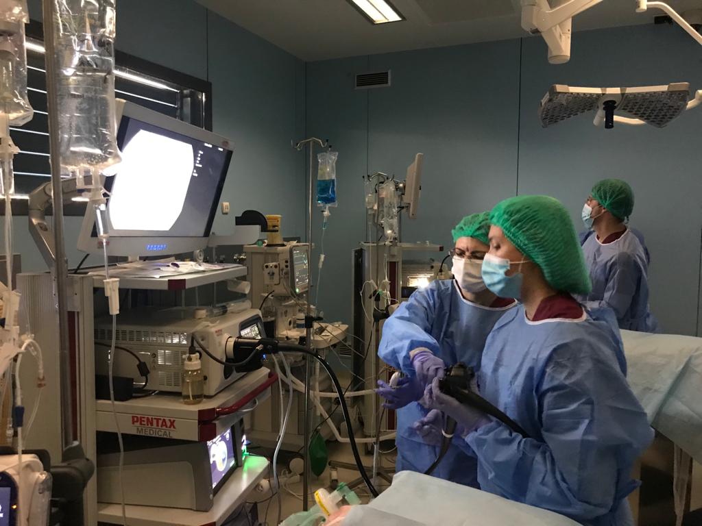 creballeida's tweet photo. Screen addicts 😂
#DigestiveEndoscopy #Training #EndosBarcelona https://t.co/KCrlARcyec