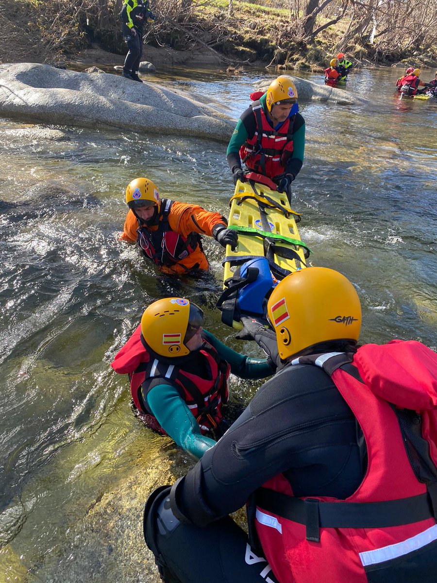 proteccioncivil's tweet photo. Finalizado también, en Barco de Ávila, el nuevo curso de nuestra Escuela Nacional de Protección Civil #ENPC sobre "Técnicas de seguridad e intervención básicas en rescate y salvamento en ríos, riadas e inundaciones en situaciones de emergencia para equipos multidisciplinares" https://t.co/wMhw7AzWgl