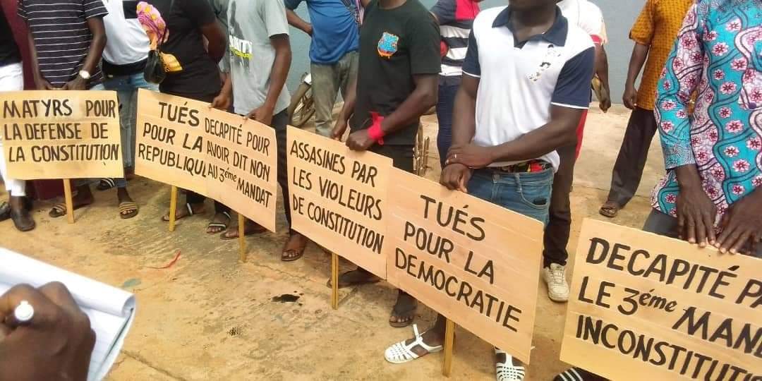 SBassemory's tweet photo. LEVÉE DE CORPS DE N'GUESSAN KOFFI TOUSSAINT DÉCAPITÉ POUR AVOIR DIRE NON AU 3ÈME MANDAT de Dramane Ouattara LORS DE LA MARCHE DU 10 NOVEMBRE 2020.
@SOROKGUILLAUME @BalmePatricia @FranklinNYAMSI @officielGPS @ChCambon @EmmanuelMacron @HKBofficiel. #SeulDieuAlePouvoir. https://t.co/Mw9i3c3KWG