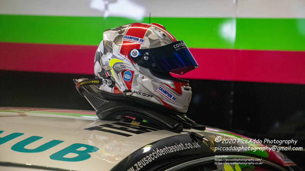 Dxhawk's tweet photo. #PiccAddo Last weekend(Saturday 14th November) #BTCC I had the pleasure to be able to spend time with @TeamHardRacing and see my competition winning logo on the side of Jack Goff's @jgmotorsport @Brands_Hatch @BTCC @UKVolkswagen https://t.co/h3hBqYExgN https://t.co/LYUYp2kewq