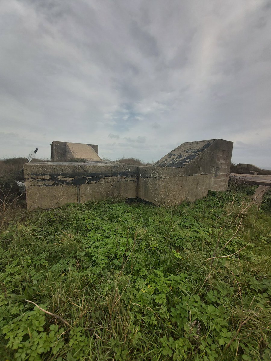 Mundesleyactio1's tweet photo. Thank you to @duncancbaker and @MaxfieldEd for taking the time to visit the coastal battery today and the support you are offering the group https://t.co/yFCi0UQEsU