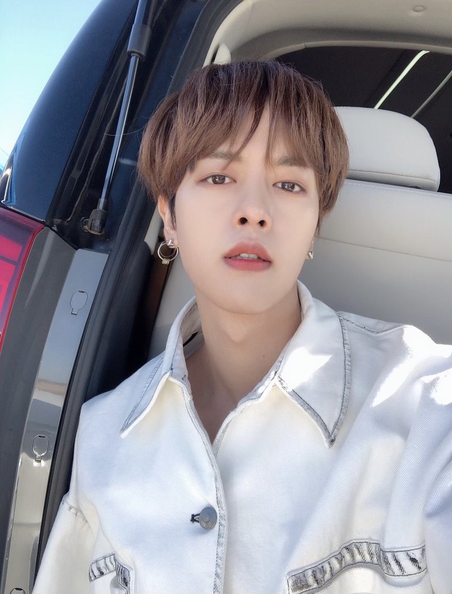 official_ONEUS's tweet photo. [#RAVN] 🌹🔥 눈부신 날 https://t.co/ot93047CP2