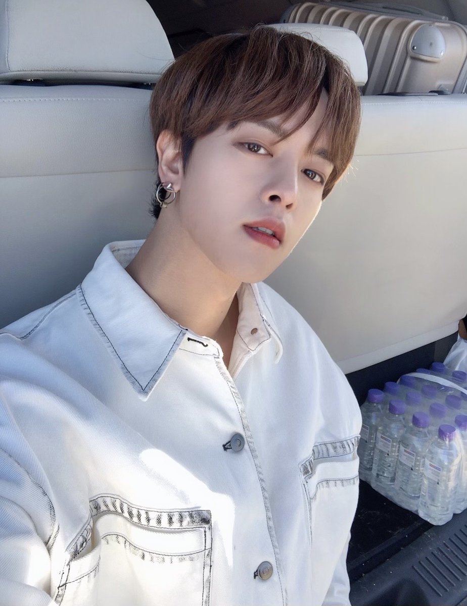 official_ONEUS's tweet photo. [#RAVN] 🌹🔥 눈부신 날 https://t.co/ot93047CP2