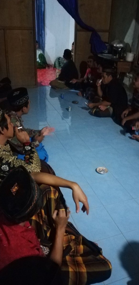 AriTemangsang's tweet photo. Kirim do'a buat emak
Semoga mendapatkan tempat yg layak di sisih Nya...
Aamiin
#40hr https://t.co/8FQuSQQcao