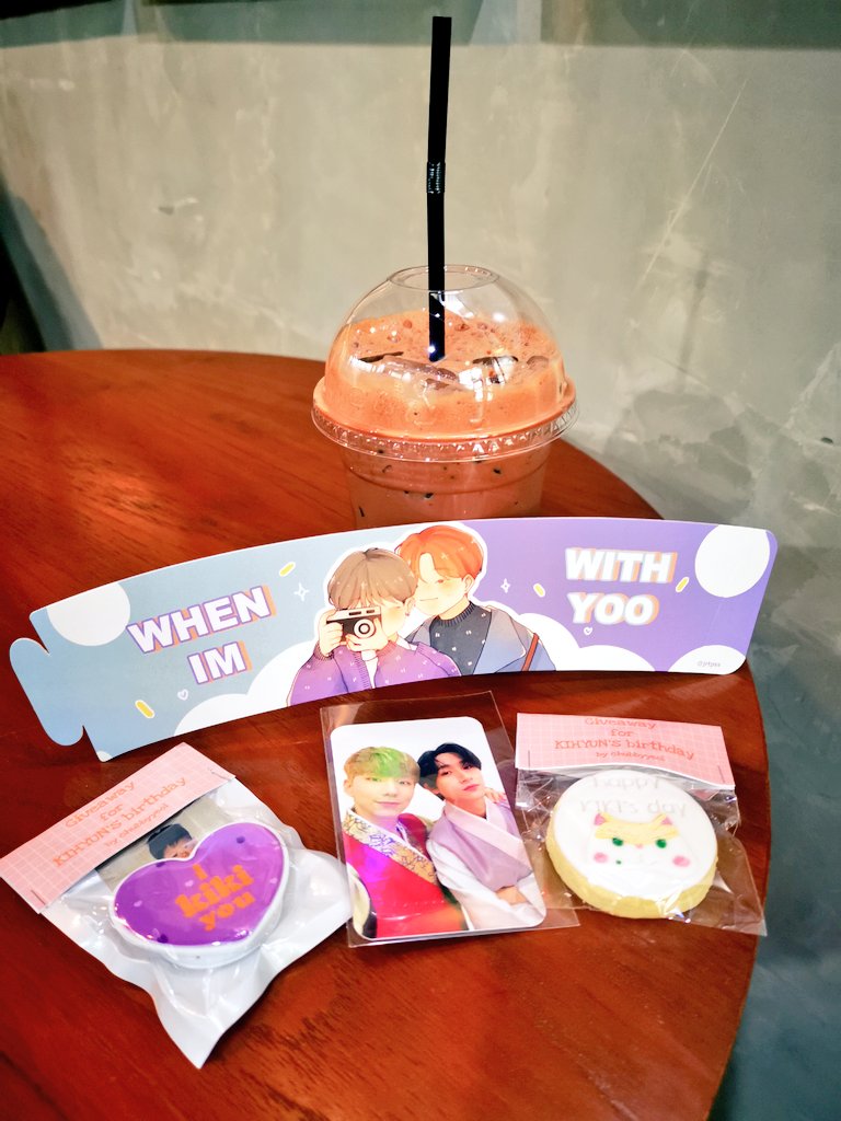 AmMieZ_Lee's tweet photo. น่าร้ากกกกกกกกก 💜💛
#whenIMwithYOO
#changki1stmeeting
#เอ็มกี #ChangKi #꿍햄 https://t.co/W7UY4uy9MB