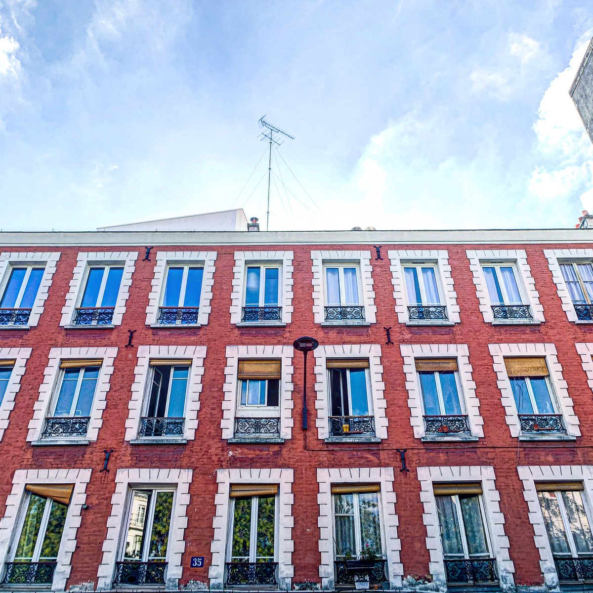 rom1jl's tweet photo. RED IS NOT DEAD ❣️
.
.
.
.
#redisnotdead #redisdead #redhouse #maisonrouge #redbuilding #brick #brickhouse #parisjetaime #parismonamour #paris #igersparis #boulevarddecharonne #immeuble #immeublerouge❤ #inthesky #view #colorful #architecture #architecturelover #urban #building https://t.co/uwMzlSOYg0