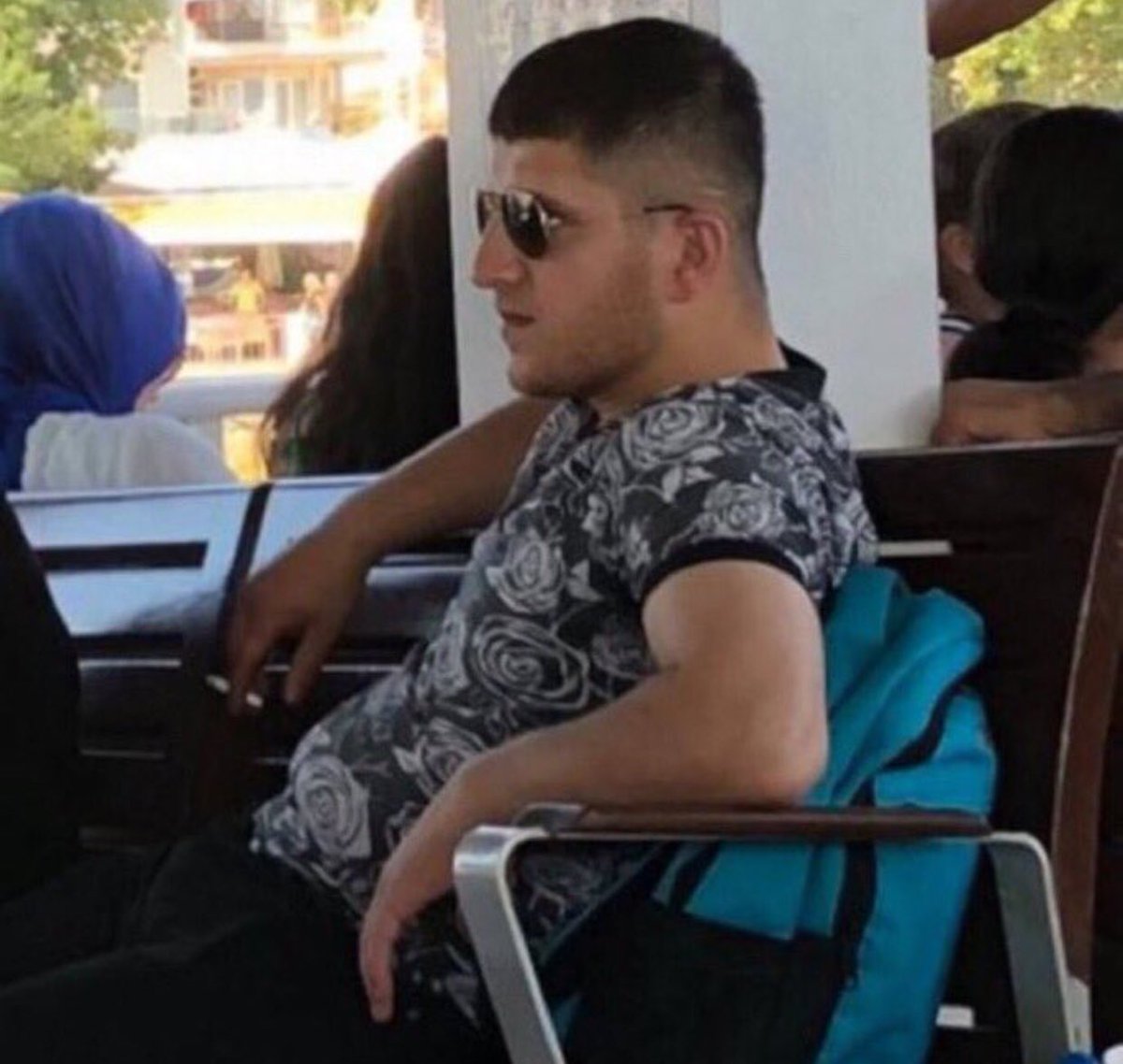 ahlaklesss's tweet photo. Gay degilim aktifim https://t.co/GwvMJ1lU2F