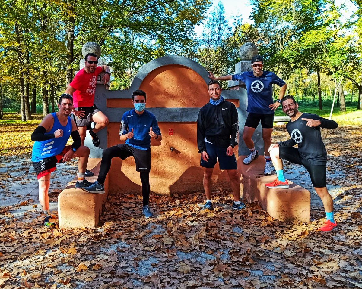 edutri3's tweet photo. 🌞🌞 B U E N O S D I A S 🌞🌞
Entrenamientos en el #MapomaRunCenter 💪💪
Gran entrenamiento esta mañana por Madrid Río y la Casa de Campo dirigido por @alexuserita 🤘🤘
📷 @DavidRumbao @isamel79 @JaviHds42k
#MAPOMAmbassador
@AD_MAPOMA https://t.co/QKIlZaXOoJ