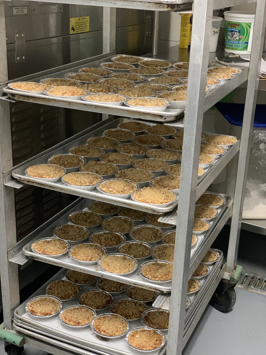 LIVELikeJT's tweet photo. Today is the day! We’re distributing hundreds of hot meals and frozen turkeys all over NJ and DE. Thanks to our volunteers (who will be Covid-compliant.) 😷🦃🥔🍁🌽 @jtthekid https://t.co/RZOj8lwNqS
