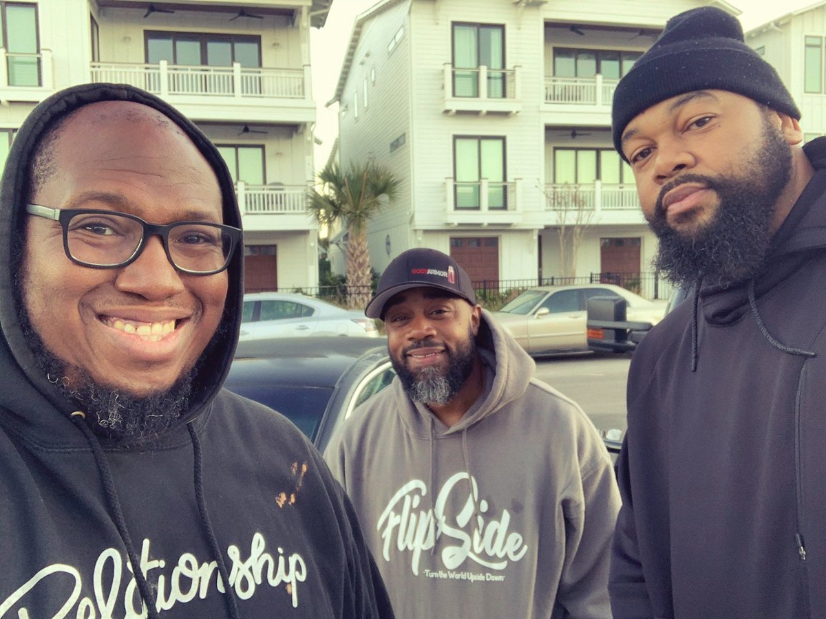 iampgrant's tweet photo. Caught the sunrise again and got some miles in with my bros! Thankful for these moments! #2GbTG #BeTheException #F2ta #GraceWins 🙏🏽💪🏾🙌🏽 https://t.co/qFFfXtzm2H