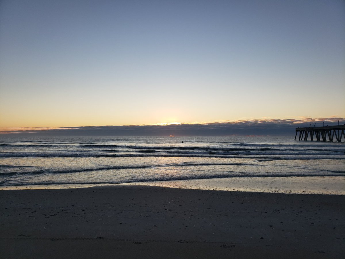 iampgrant's tweet photo. Caught the sunrise again and got some miles in with my bros! Thankful for these moments! #2GbTG #BeTheException #F2ta #GraceWins 🙏🏽💪🏾🙌🏽 https://t.co/qFFfXtzm2H
