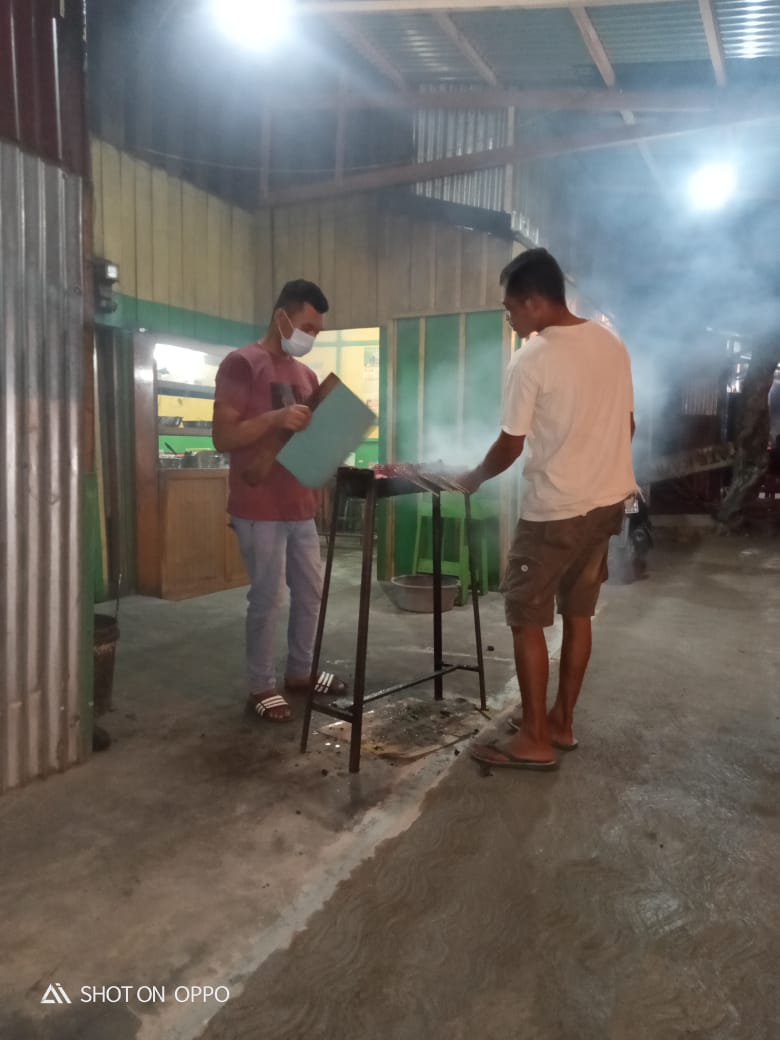 NKamu14's tweet photo. Masih ada kah yg mau sama mas mas tukang sate 😬 https://t.co/8T1QW6w9fB