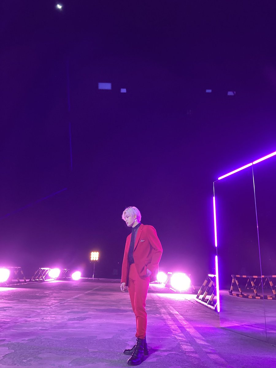 official_ONEUS's tweet photo. [#이도] 전신사진도 슬쩍..! https://t.co/tO4zmr2NIW