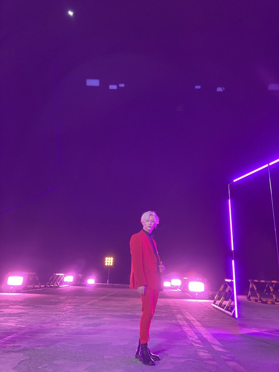 official_ONEUS's tweet photo. [#이도] 전신사진도 슬쩍..! https://t.co/tO4zmr2NIW