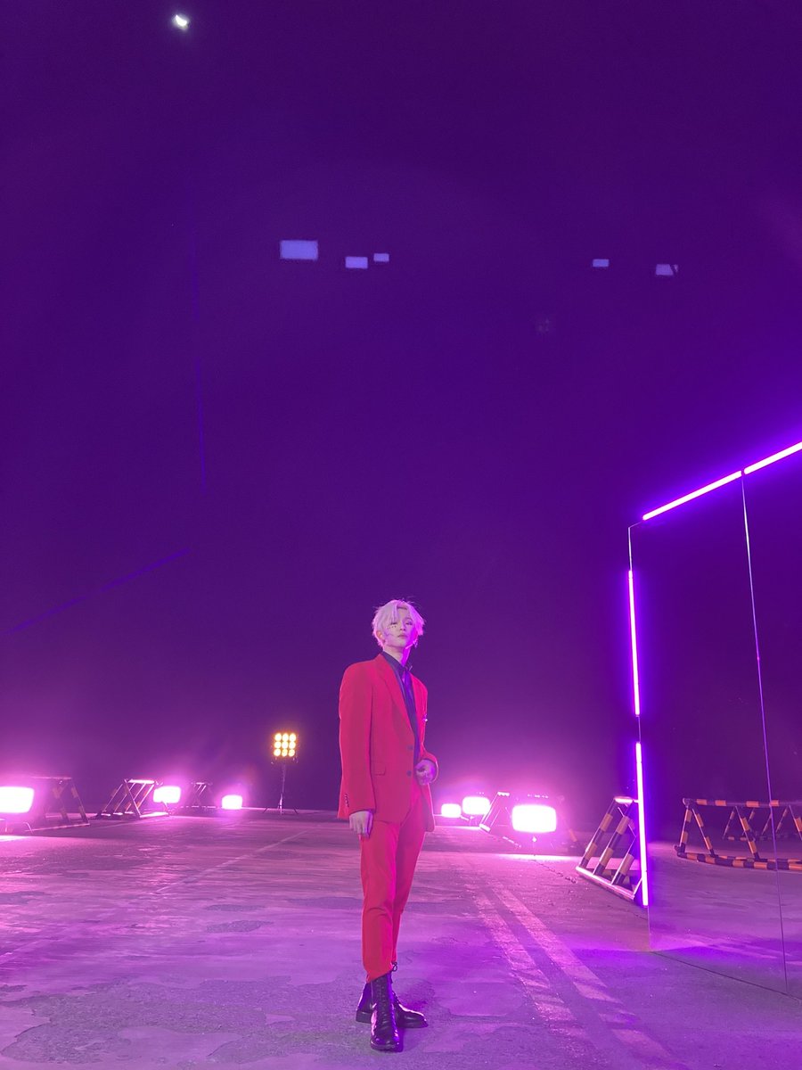 official_ONEUS's tweet photo. [#이도] 전신사진도 슬쩍..! https://t.co/tO4zmr2NIW